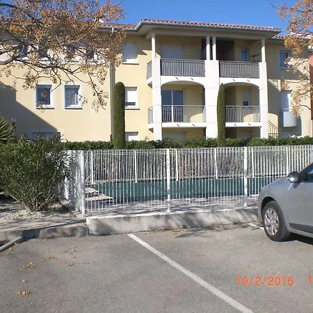 L Aubade En Apartman